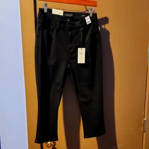 JUDY BLUE CAPRI FIT BLACK DENIM